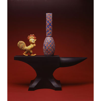 Granulare Vase / Anvil (Rubber Rooster)